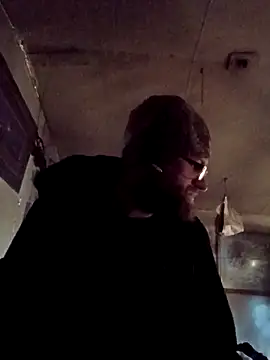 Snapshot of bearded_cross chatting on 16, 2, 2026 bearded cross online show from 16, 2, 2026