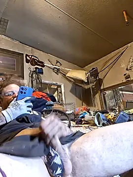 Snapshot of bearded_cross chatting on 30, 3, 2026 bearded cross online show from 30, 3, 2026