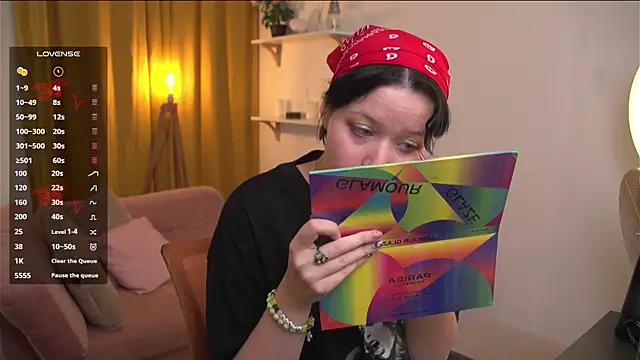 Snapshot of bluebeell chatting on 8, 9, 2025 bluebeell online show from 8, 9, 2025