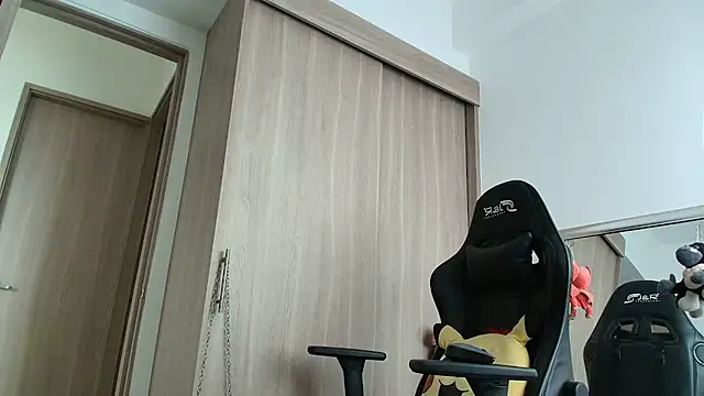 brunothompson3 online show from 12, 9, 2025