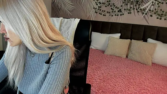 Kira Key online show from 31, 10, 2025