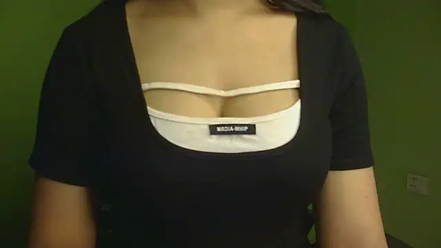 Snapshot of your_cute_girl chatting on 10, 4, 2026 your cute girl online show from 10, 4, 2026