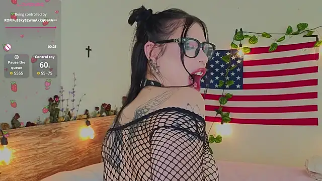 venomeowww   online show from 5, 4, 2026