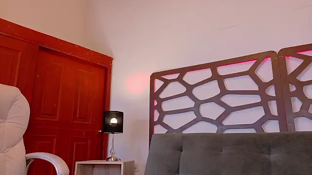 kloe bella online show from 28, 2, 2026