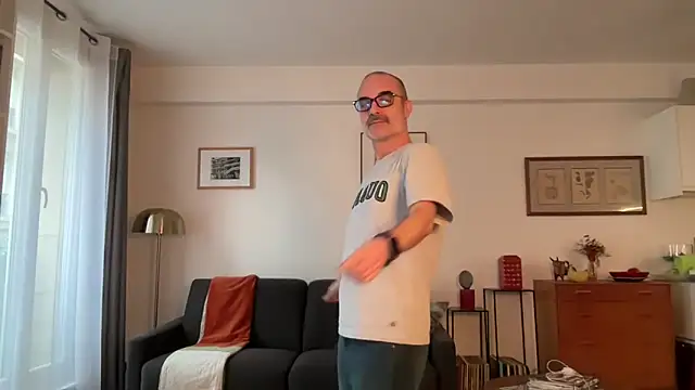 Milkywaymen online show from 1, 2, 2026