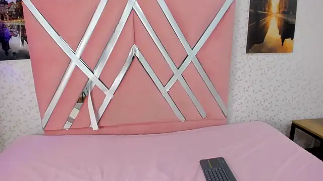 scarletross  online show from 18, 3, 2026