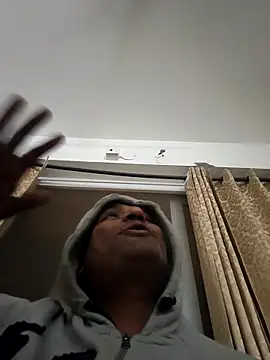 Snapshot of vardh033 chatting on 18, 3, 2026 vardh033 online show from 18, 3, 2026