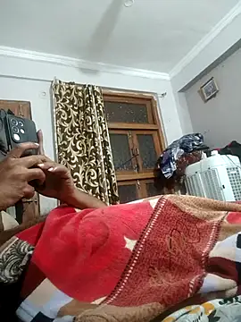 Snapshot of vardh033 chatting on 7, 4, 2026 vardh033 online show from 7, 4, 2026