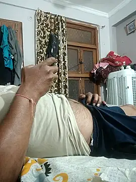 Snapshot of vardh033 chatting on 14, 4, 2026 vardh033 online show from 14, 4, 2026