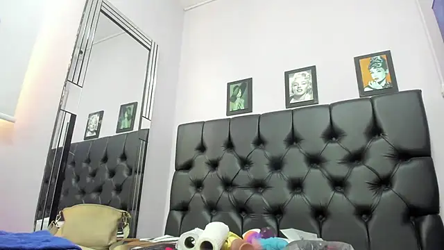 Adrianasex 69x online show from 19, 11, 2025