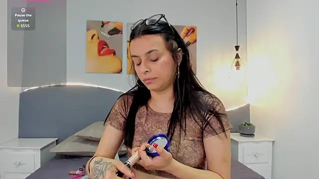 Snapshot of Sara_mora_ chatting on 17, 6, 2026 Sara mora online show from 17, 6, 2026