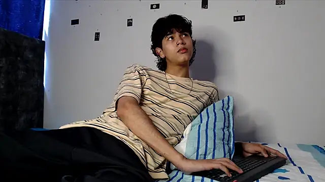 Snapshot of alexmark_ chatting on 21, 5, 2026 alexmark online show from 21, 5, 2026