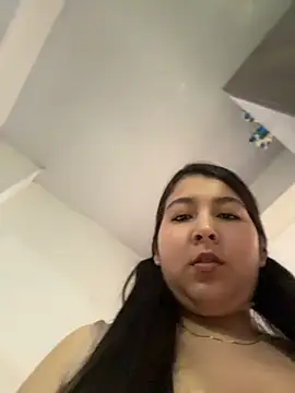 Snapshot of evelyn_1702 chatting on 25, 6, 2026 evelyn 1702 online show from 25, 6, 2026
