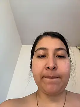 Snapshot of evelyn_1702 chatting on 10, 7, 2026 evelyn 1702 online show from 10, 7, 2026