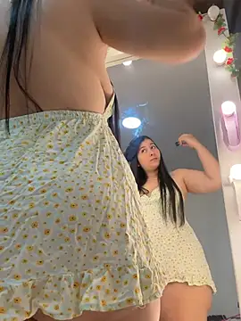 Snapshot of evelyn_1702 chatting on 15, 7, 2026 evelyn 1702 online show from 15, 7, 2026