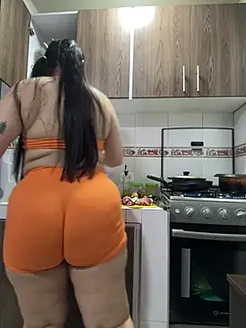 Snapshot of evelyn_1702 chatting on 18, 7, 2026 evelyn 1702 online show from 18, 7, 2026
