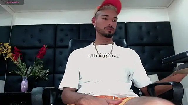 Snapshot of StivBigCock chatting on 7, 10, 2025 StivBigCock online show from 7, 10, 2025