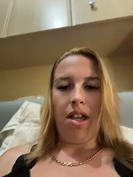 Snapshot of amberrose094 chatting on 9, 8, 2026 amberrose094 online show from 9, 8, 2026