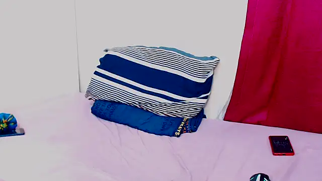 Snapshot of FreakyScarlet00 chatting on 4, 10, 2025 FreakyScarlet00 online show from 4, 10, 2025