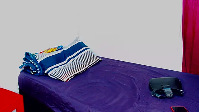 Snapshot of FreakyScarlet00 chatting on 4, 11, 2025 FreakyScarlet00 online show from 4, 11, 2025