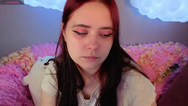 Snapshot of Alis_Platt chatting on 5, 5, 2026 Alis Platt online show from 5, 5, 2026