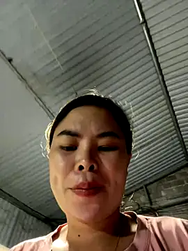 Snapshot of han-cute chatting on 1, 10, 2025 han-cute online show from 1, 10, 2025