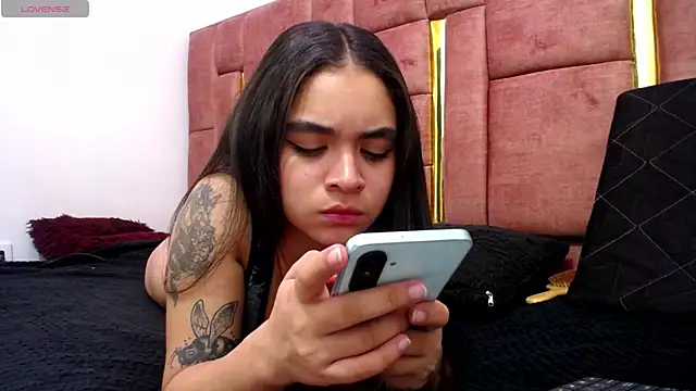 Snapshot of KENDALL_ART chatting on 2, 4, 2026 KENDALL ART online show from 2, 4, 2026