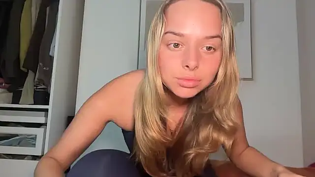 KayleeBella online show from 12, 3, 2026