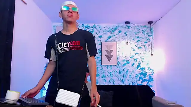 Snapshot of Marcus_and_Tony chatting on 21, 9, 2025 Marcus and Tony online show from 21, 9, 2025