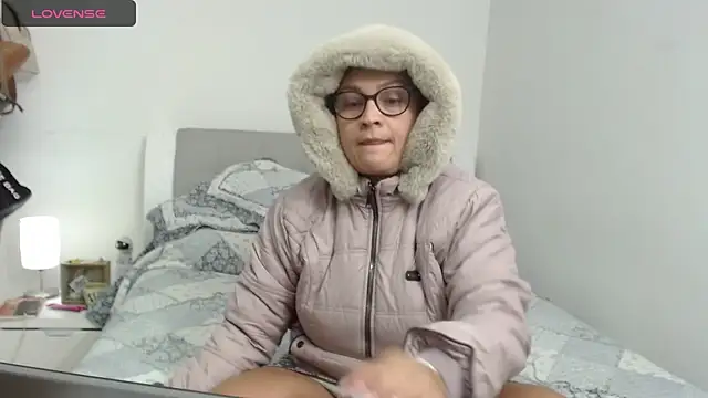 Snapshot of sophie_lopez1 chatting on 13, 2, 2025 sophie lopez1 online show from 13, 2, 2025