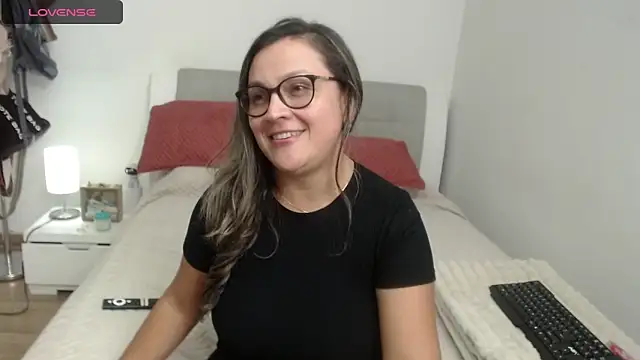 Snapshot of sophie_lopez1 chatting on 27, 2, 2025 sophie lopez1 online show from 27, 2, 2025