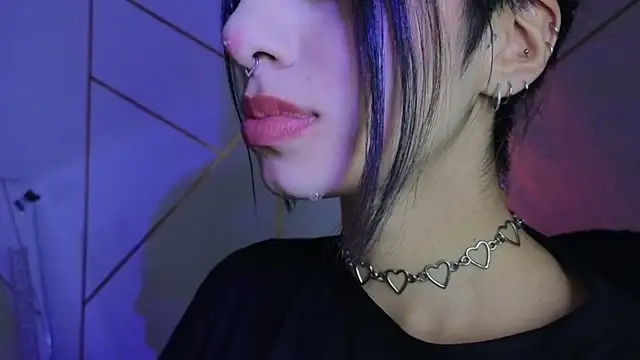 Hollyxx  online show from 17, 10, 2025