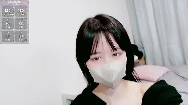 Snapshot of Anne_Anne_chan chatting on 8, 10, 2025 Anne Anne chan online show from 8, 10, 2025