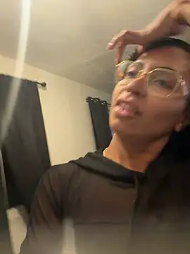Snapshot of bobbiebbb chatting on 6, 5, 2026 bobbiebbb online show from 6, 5, 2026