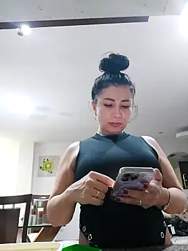 Snapshot of mia_mancinii chatting on 19, 12, 2025 mia mancinii online show from 19, 12, 2025