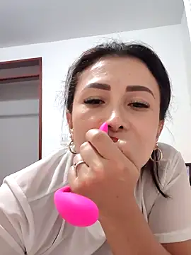 Snapshot of mia_mancinii chatting on 29, 4, 2026 mia mancinii online show from 29, 4, 2026