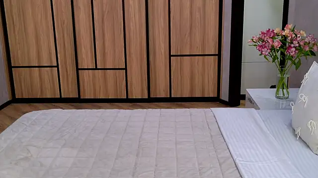 AmadaReine online show from 13, 4, 2026