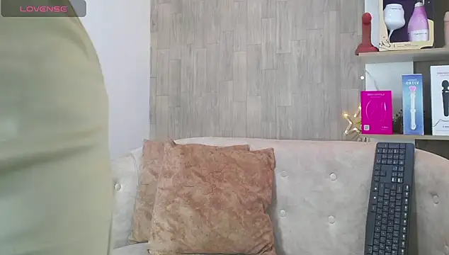 cortney tayler online show from 13, 11, 2025