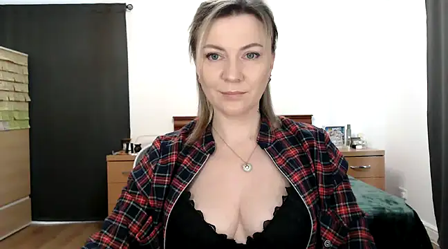 ParadiseAlina online show from 4, 2, 2025