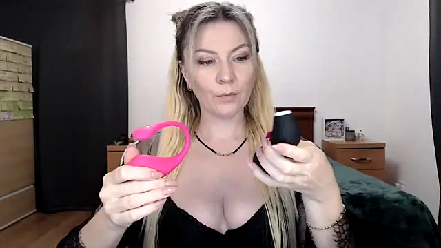 ParadiseAlina online show from 1, 10, 2025