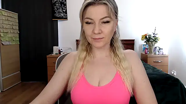 ParadiseAlina online show from 5, 4, 2026