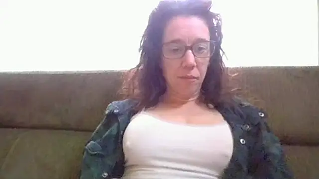 Snapshot of JezebelDutch chatting on 4, 2, 2026 JezebelDutch online show from 4, 2, 2026