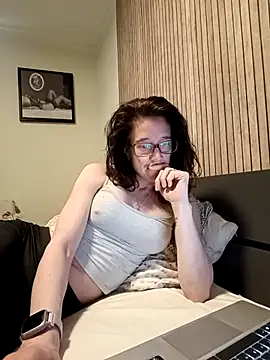 Snapshot of JezebelDutch chatting on 14, 4, 2026 JezebelDutch online show from 14, 4, 2026