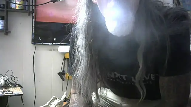 Snapshot of crassanova chatting on 4, 5, 2026 crassanova online show from 4, 5, 2026