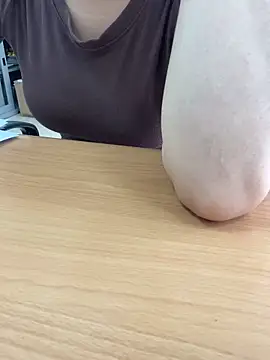 Snapshot of ThuPhuong-Tr chatting on 24, 9, 2025 ThuPhuong-Tr online show from 24, 9, 2025