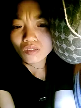 ngan-cute online show from 3, 12, 2025