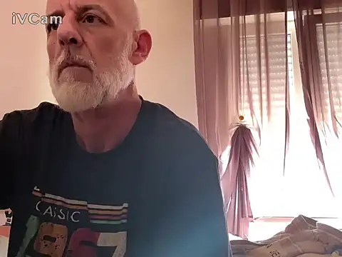 Snapshot of Pigna16PSRN chatting on 11, 4, 2026 Pigna16PSRN online show from 11, 4, 2026