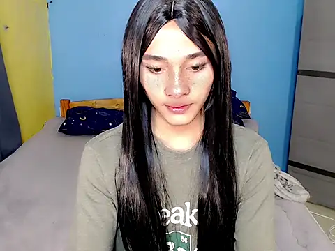 Snapshot of Petite_HugeCock chatting on 1, 7, 2026 Petite HugeCock online show from 1, 7, 2026