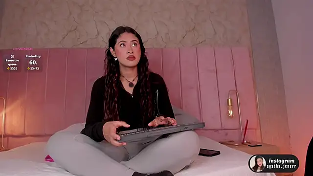 agatha jener online show from 11, 1, 2026