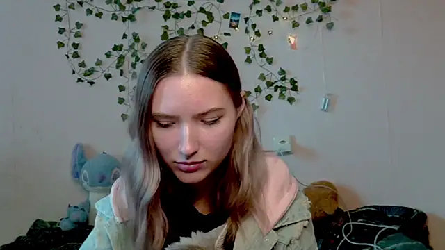  kikiclark   online show from 23, 10, 2025